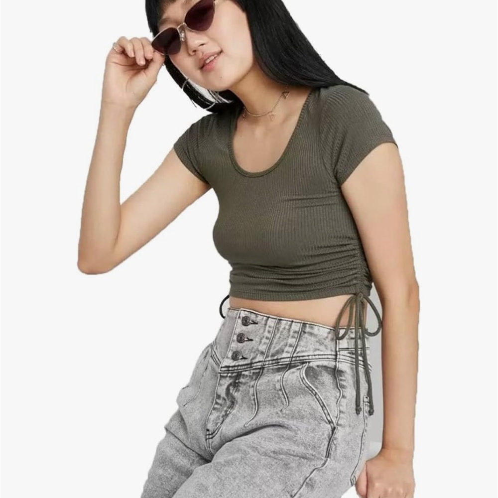 Wild Fable Women's Short Sleeve Scoop Neck Side Cinched Baby T-Shirt